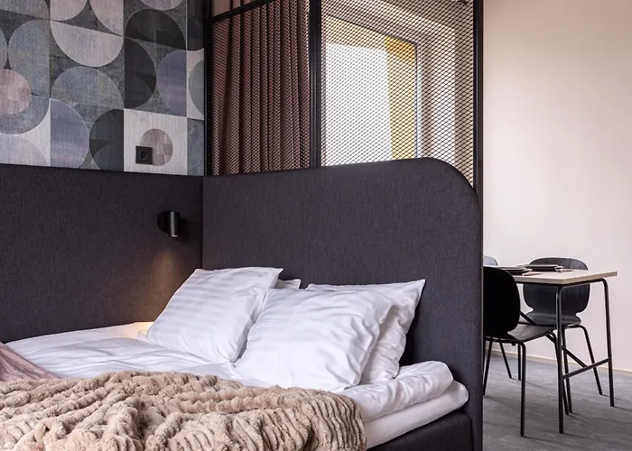 Hugo Apartment Hotel